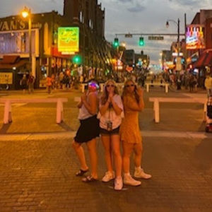 Meet your Posher, Shay